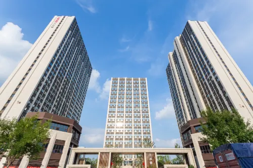 Jikeju Collection Hotel (Zhengzhou East High-speed Railway Station)