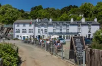 Penhelig Arms Hotels in Bryn-Crug