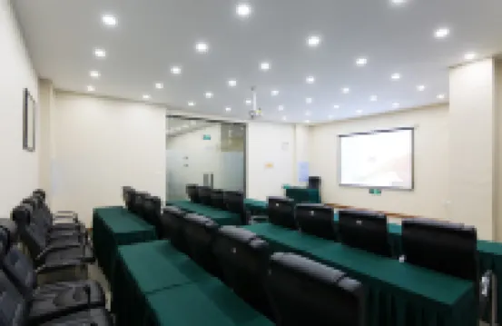 Xinyue Hotel (Mudanjianghuochebeizhanxinhualudian)