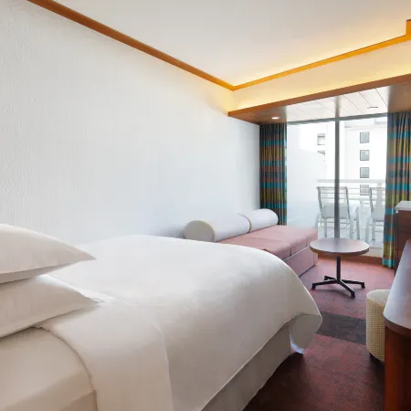 Sheraton Okinawa Sunmarina Resort