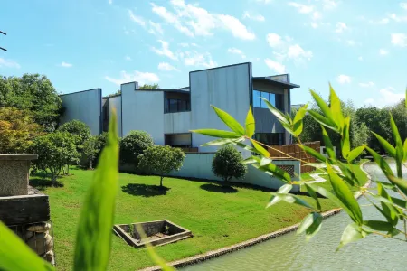 Zhongxiangjie Hanbiwan Courtyard Отели рядом с достопримечательностью «Shanghai Puji Bridge»