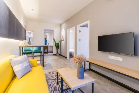 Bainianhui International Apartment (Foshan Jinbo Center Guilan Road)