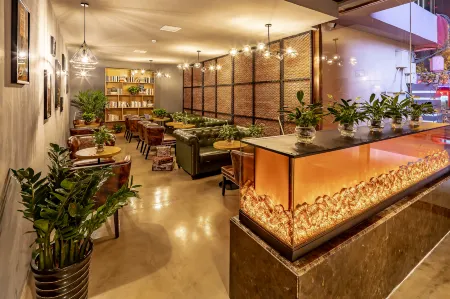 James Joyce Coffetel (Culture Center Metro Station, Youyi Road) Отели рядом с достопримечательностью «Tianjin Art Museum»