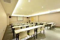 JIホテル（唐山師範学院遠洋城） - 駐車場