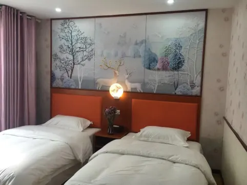 Duyunxing Xuanhua Theme Apartment