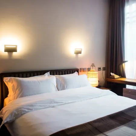Bujuexiao Renwen Hostel