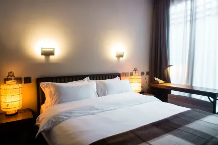 Bujuexiao Renwen Hostel Отели рядом с достопримечательностью «Yuhuang Pavilion»