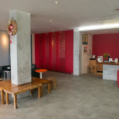 Jingguan Hotel Отели рядом с достопримечательностью «Скала Чуанфан»
