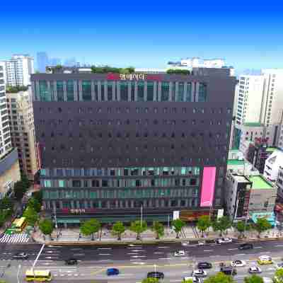 Ibis Ambassador Suwon Hotel Exterior