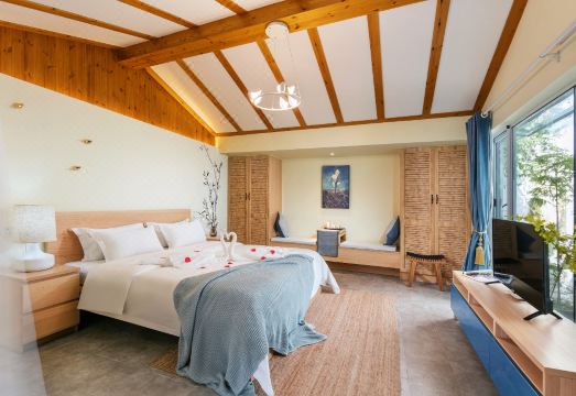 Qingyan Boutique Riverview Holiday Hotel