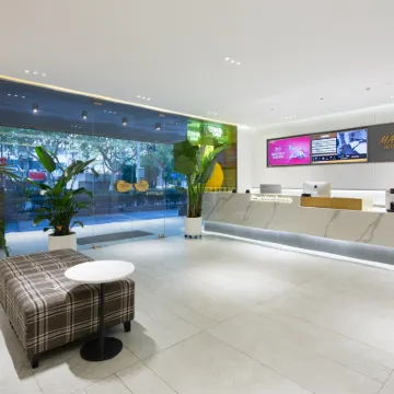 Mango Hotel (Nanjing Hexi Wanda Mochouhu Subway Station) Hotel dekat Danau Mochou