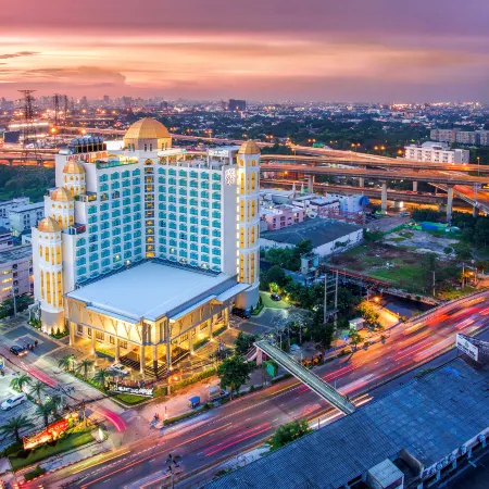 Al Meroz Hotel Bangkok - the Leading Halal Hotel Отели рядом с достопримечательностью «Станция экспресс-поезда Ramkhamhaeng»