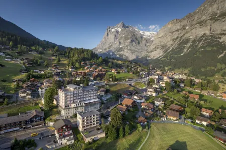 Belvedere Swiss Quality Hotel Отели рядом с достопримечательностью «Firstbahn AG»