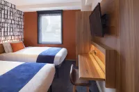 the b akasaka-mitsuke - Tiny houses