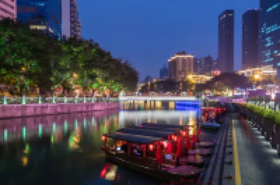 โรงแรมห้องชุดควนรง สาขา ไท่กู๋หลี่ ถนนชุนซี เฉิงตู