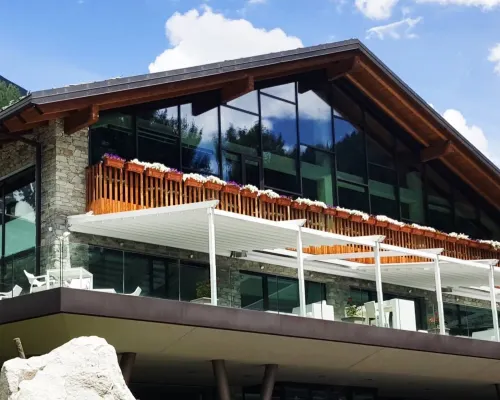Grand Hotel Courmayeur Mont Blanc, by R Collection Hotels Hotels near Checrouit