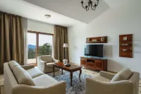 Oak Leaf Residences