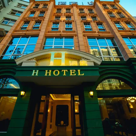 H Hotel