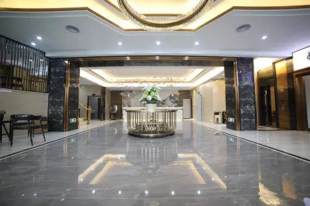 IELTS Grand Hotel Отели рядом с достопримечательностью «Cengong Longyi Tianjie Pedestrian Street»