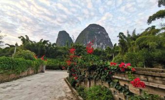 Yangshuo Huayuan Hotel (20 yuan Renminbi Scenic Area)