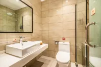 Huayi Select Hotel (Fuping Pinyang Avenue Store)