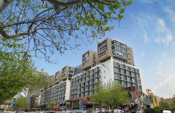 宜客宜家酒店（大連東北財經大學高新萬達店）