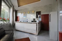 Youjia Business Hotel