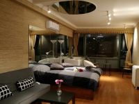 上海滩景公寓(12号店) - 舒适阳台一室大床房