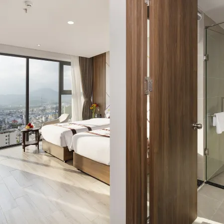 Senia Hotel Отели рядом с достопримечательностью «Пляж Хон-Чонг»