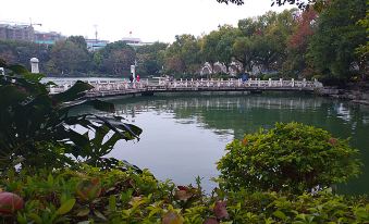 Lakeside Yige (Guilin Liangjiang Sihu Wuhu Branch)