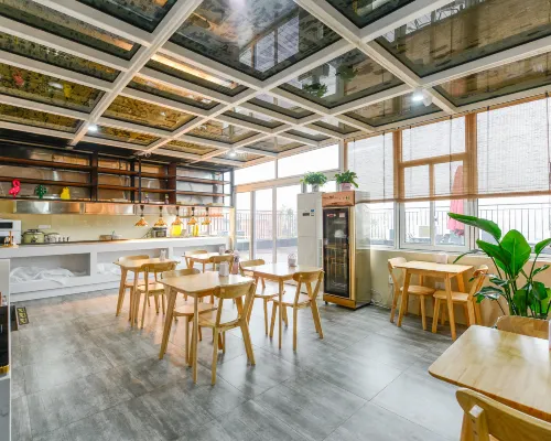 LUOSI  Hotel تناول الطعام Photos