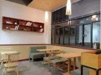 Wugongshan Yipinju Inn (Mountaineering Entrance Zhongyu Cableway Shop)