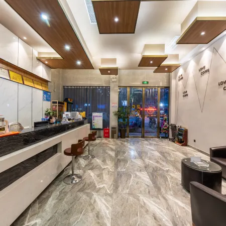 Jichu Hotel (Jianli Rongcheng Avenue Chinese Medicine Hospital Branch)
