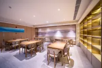 JI Hotel (Guiyang Jiaxiu Tower Minsheng Road Delicious Street)
