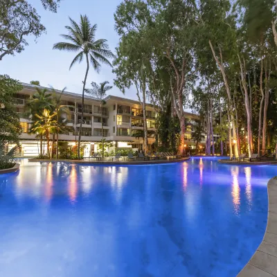 Drift Palm Cove Hotels near Harry Doyle Pickles winter off leash dog beach