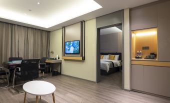 Homeinn Selected Hotel (Zhangjiakou Xuanhua Xuanfu Avenue North Railway Station)