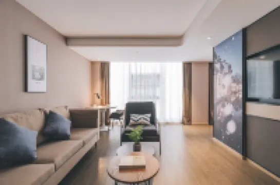 湖州東吳銀泰城南街亞朵酒店