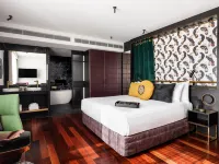 QT Perth Hotels near Perth Train Station