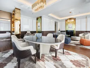 진 베이 팰리스 호텔