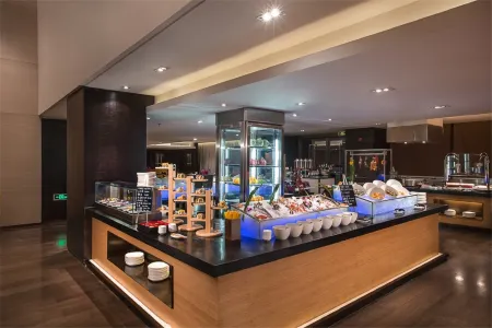 Himalayas Qingdao Hotel Отели рядом с достопримечательностью «Ocean University of China Laoshan Campus»