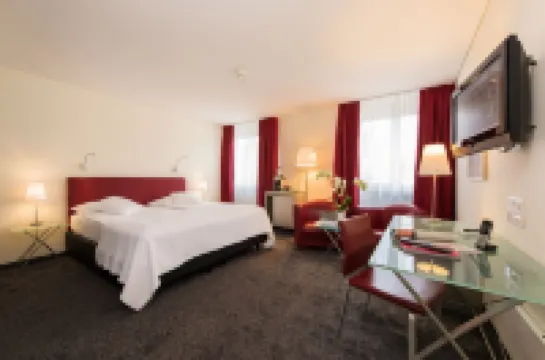 Hotel Glockenhof Zürich Hotels near Lindenhof