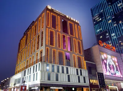 Metropolo Hotel (Zhengzhou Erqi Wanda Plaza Second People's Hospital Subway Station) Hôtels à : Zhengzhou