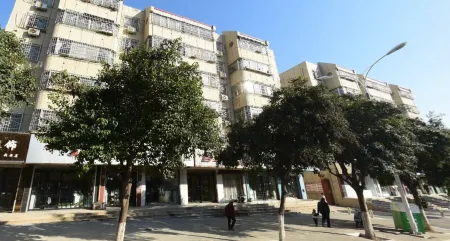 Jiayue Hotel Отели рядом с достопримечательностью «Luoyang Vocational College of Science and Technology (Hexi Campus)»