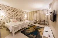 Mile October Hotel (Huquan Ecological Park & Honghe Water Town Branch) - Balkoner