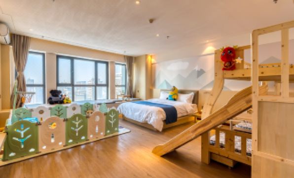 Wutong Hotel(Harbin Qunli Yintai City Store)