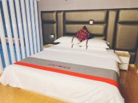 骏怡连锁酒店(上海松江九亭虹桥国展公寓店) - 全景复式家庭房