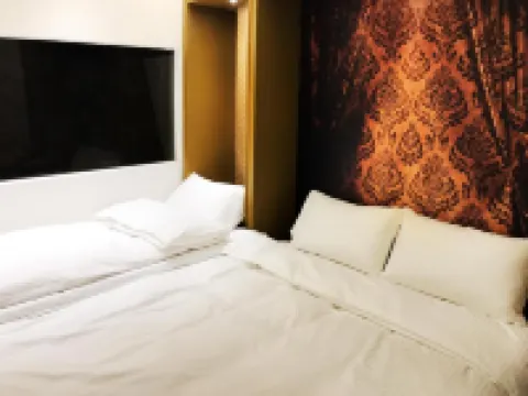 Ching Shang Tien Hua Hotels near Houtong Train Station