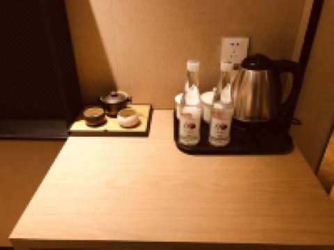 天港漫非酒店(浙江交通职业技术学院店) - 豪华大床房