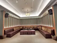 Guanglv. Bama Lake Narada Resort Hotel