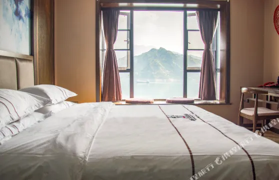 秭歸湖岸嘉園酒店